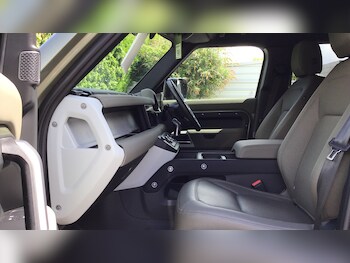Used Land Rover Defender 2023 for sale - 75399599: Photo