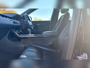 Used Land Rover Range Rover Evoque 2021 for sale - 76057663: Photo