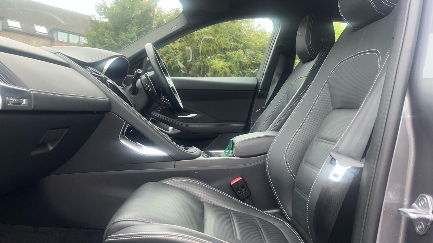 Used Jaguar E-Pace 2023 for sale - 76324962: Photo 3