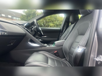Used Jaguar E-Pace 2023 for sale - 76324962: Photo