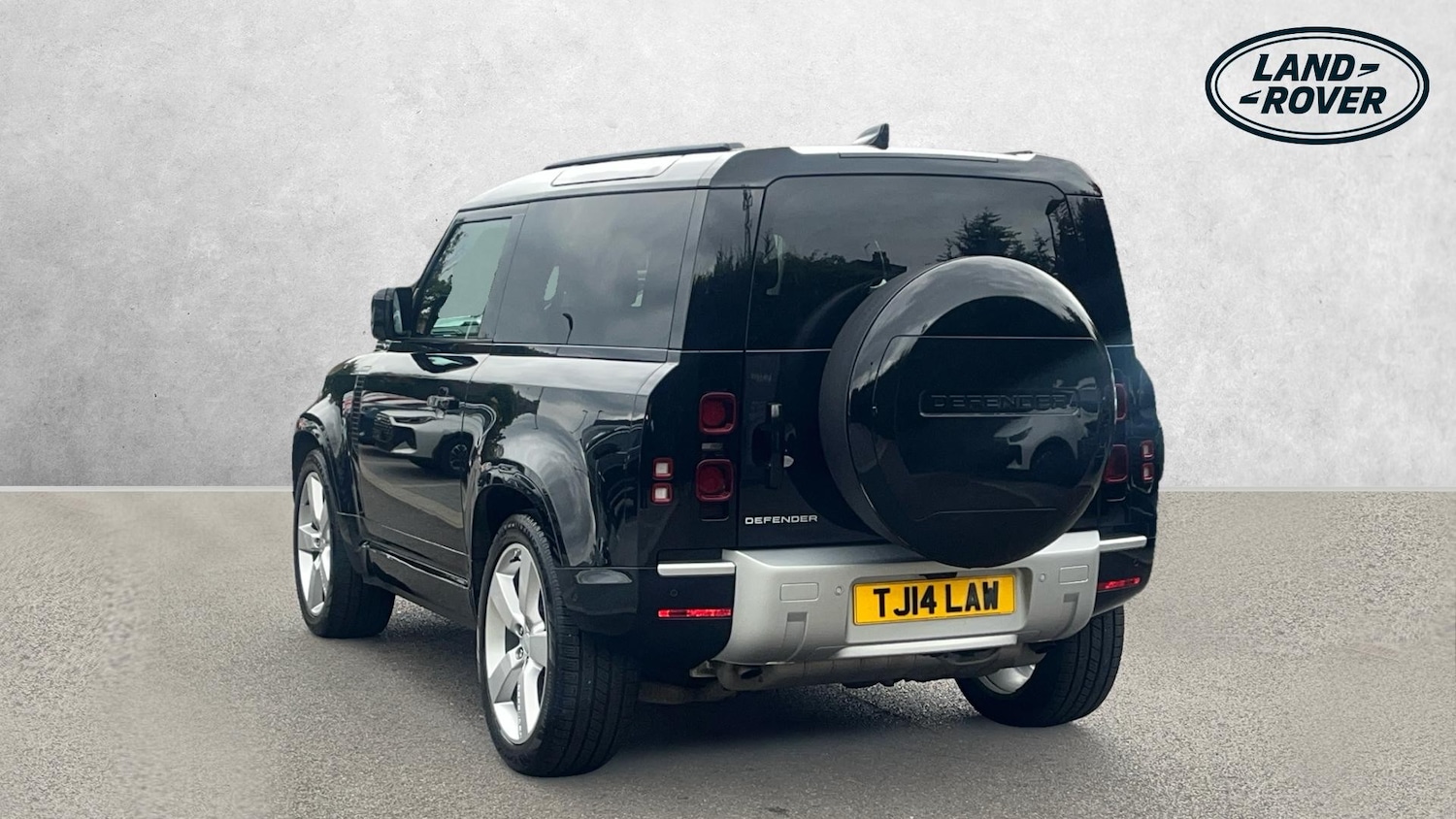 Used Land Rover Defender 2023 for sale - 76324911: Photo 2
