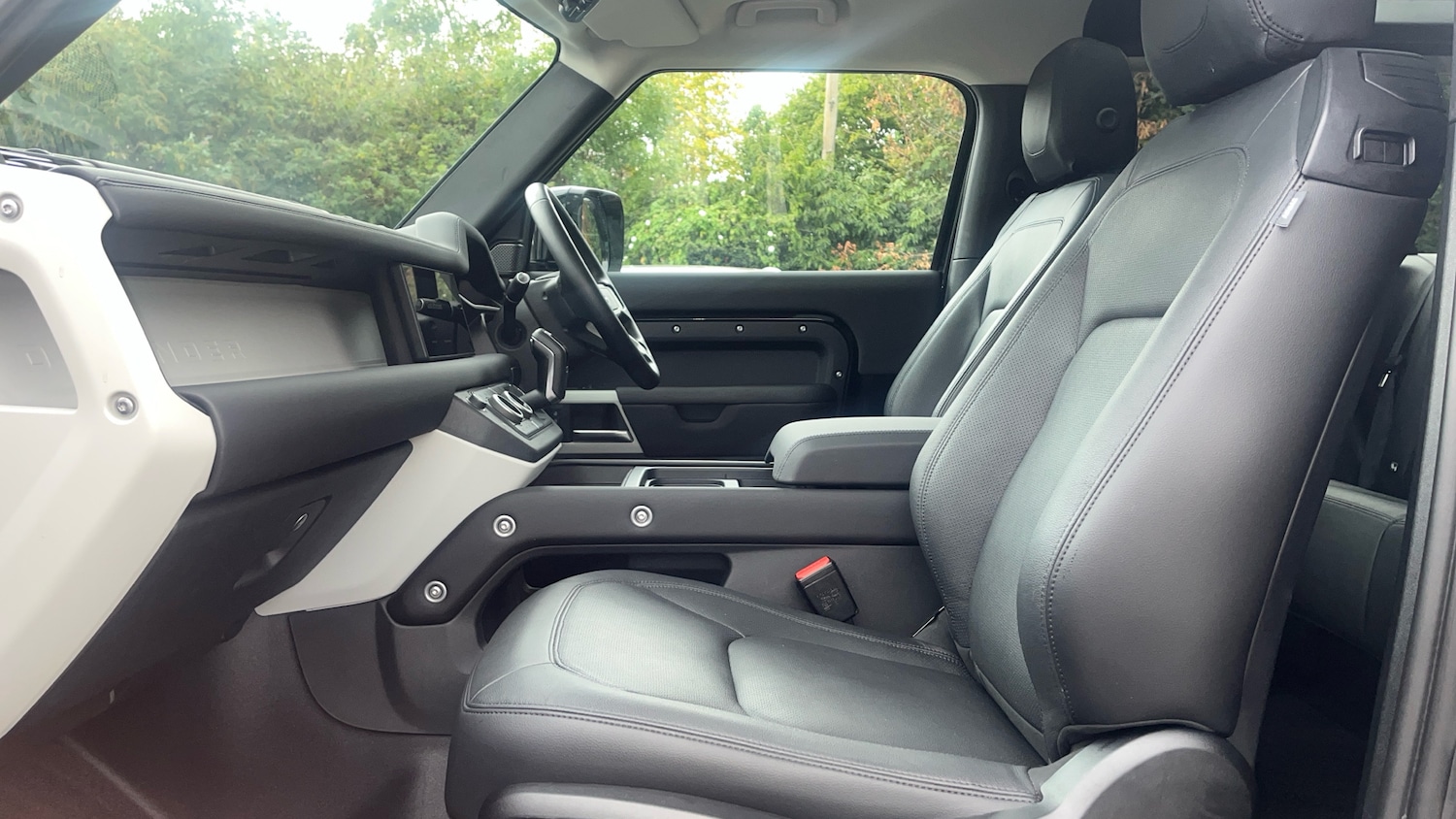 Used Land Rover Defender 2023 for sale - 76324911: Photo 3