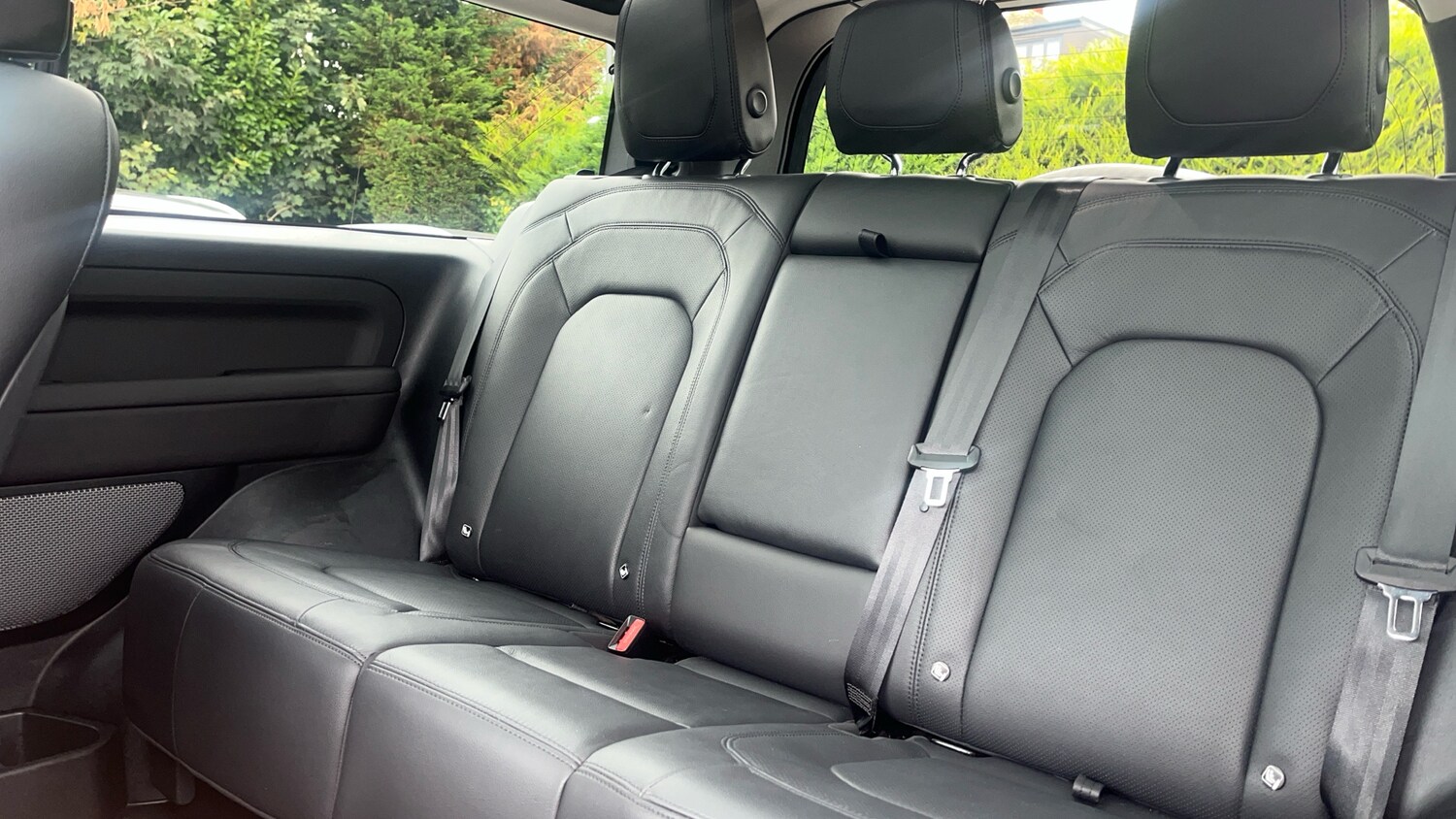 Used Land Rover Defender 2023 for sale - 76324911: Photo 4