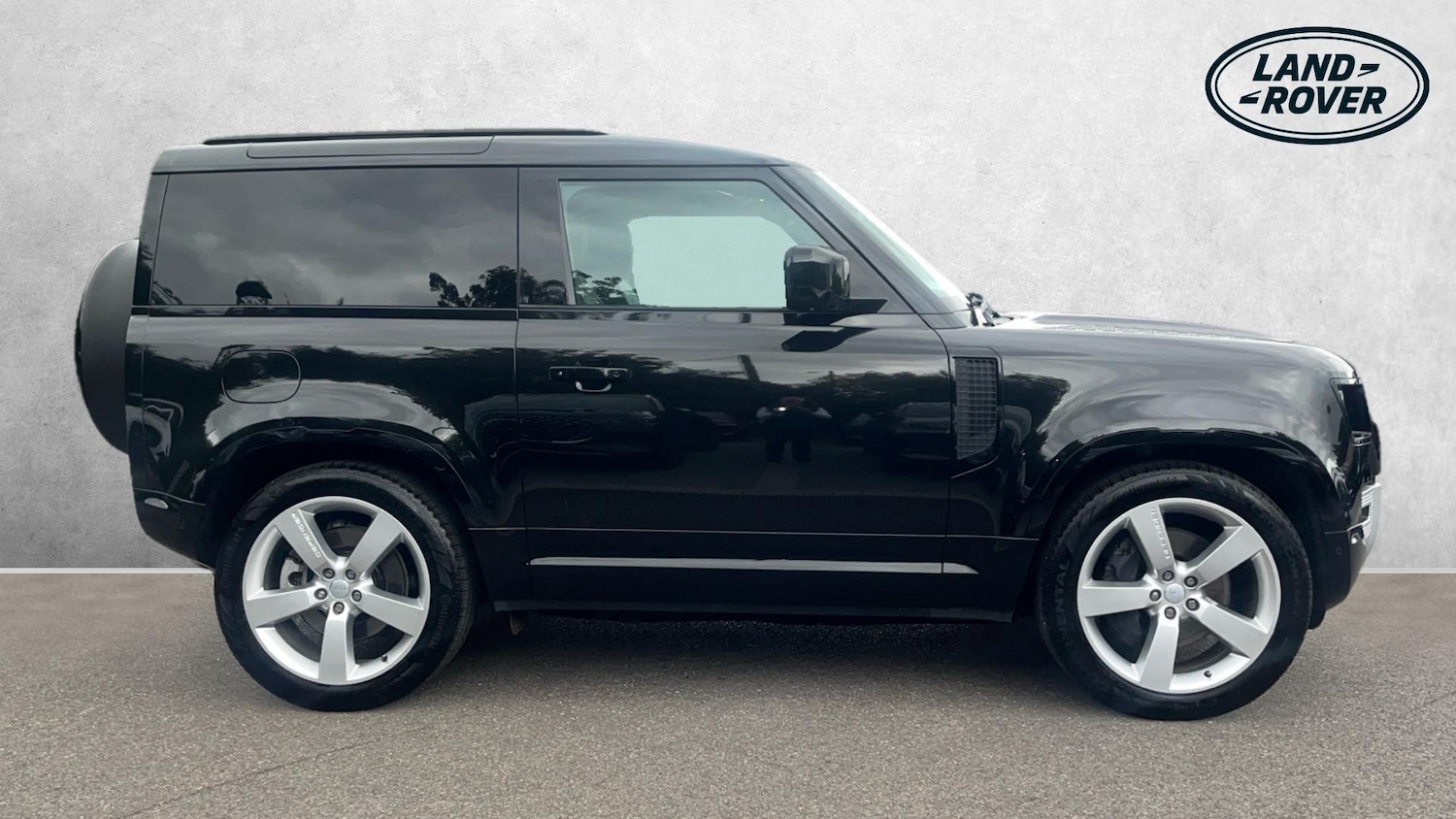 Used Land Rover Defender 2023 for sale - 76324911: Photo 5