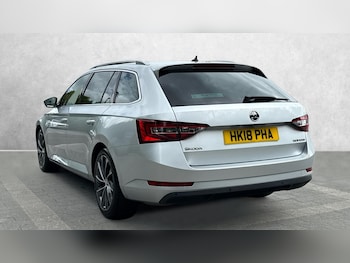 Used Skoda Superb 2018 for sale - 75686235: Photo