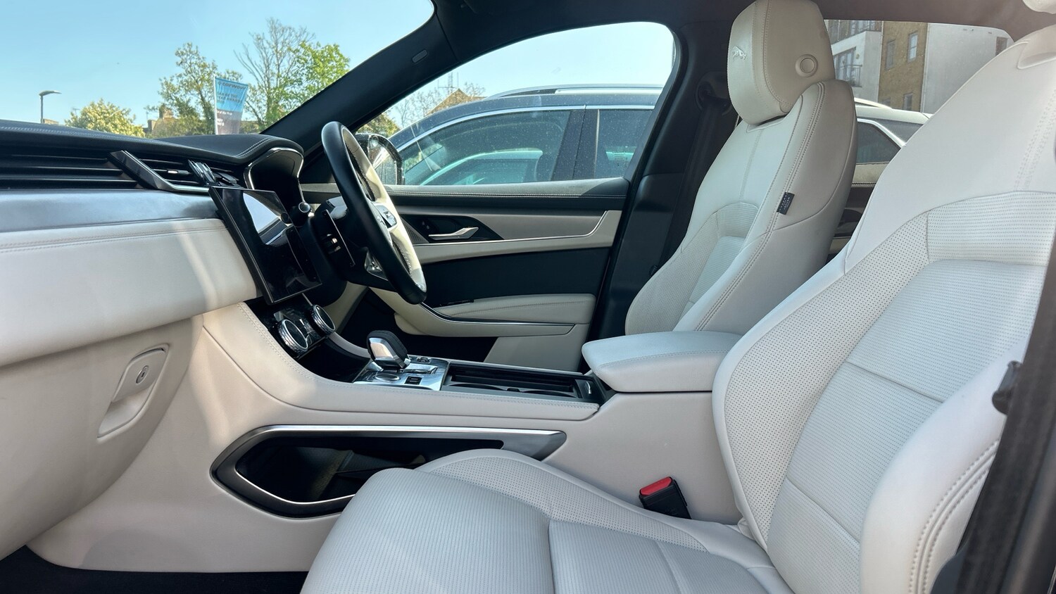 Used Jaguar F-Pace 2023 for sale - 78154745: Photo 3