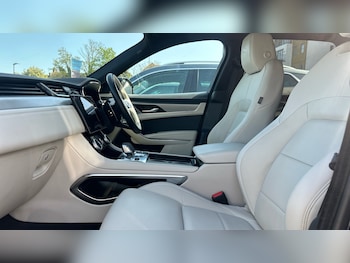 Used Jaguar F-Pace 2023 for sale - 78154745: Photo