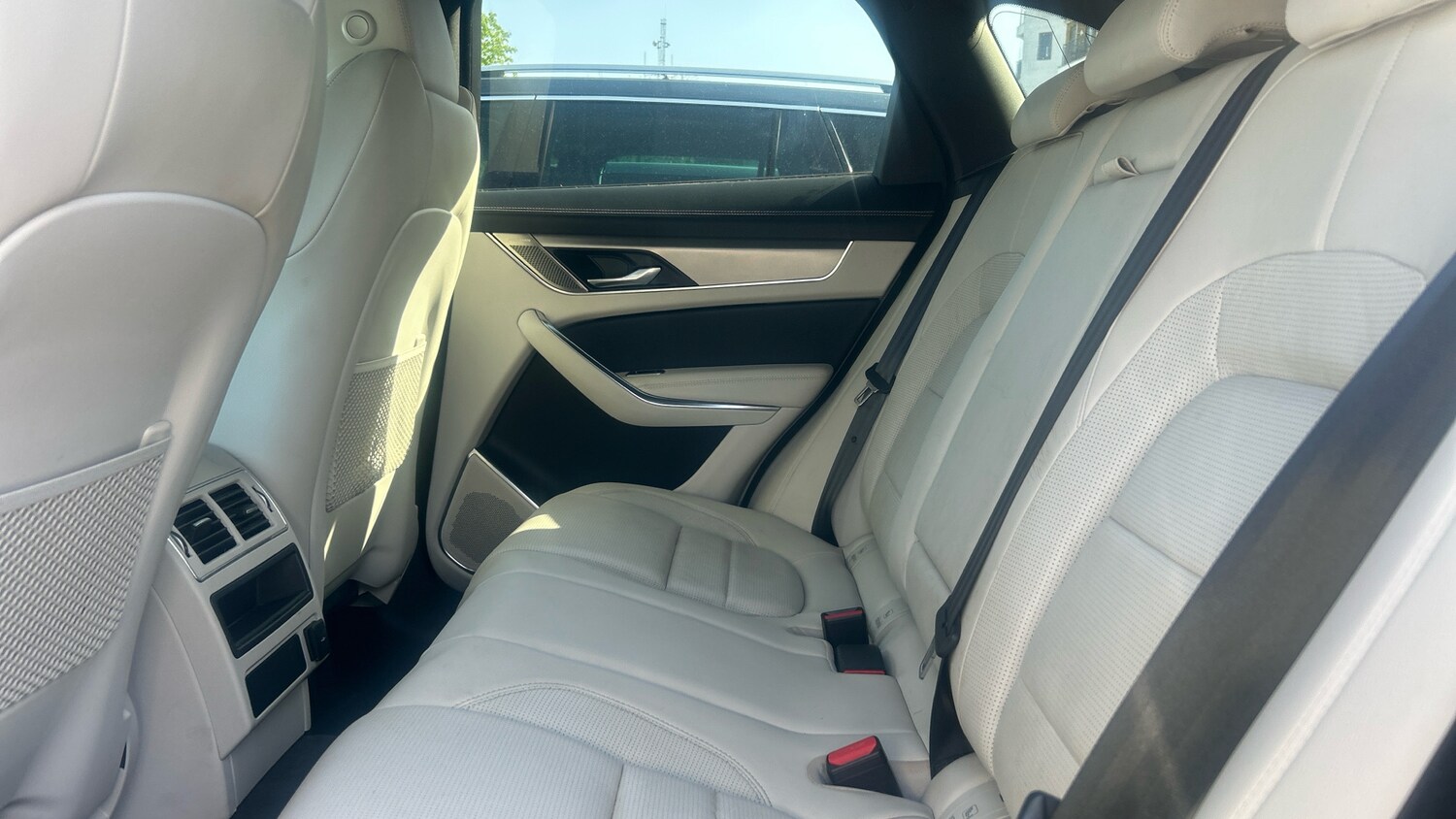 Used Jaguar F-Pace 2023 for sale - 78154745: Photo 4