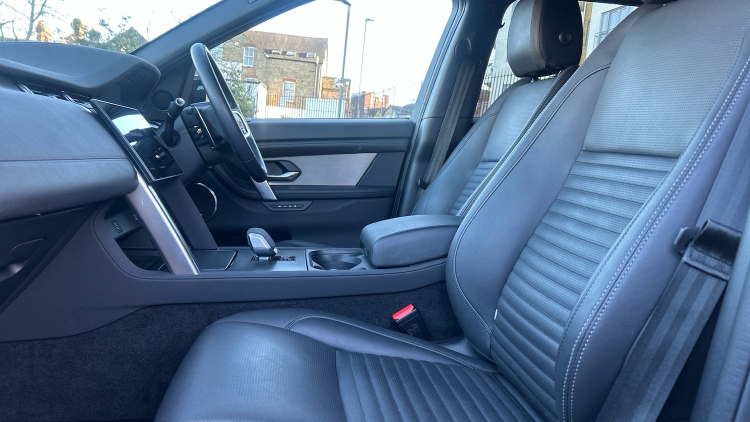 Used Land Rover Discovery Sport 2024 for sale - 77990393: Photo 3