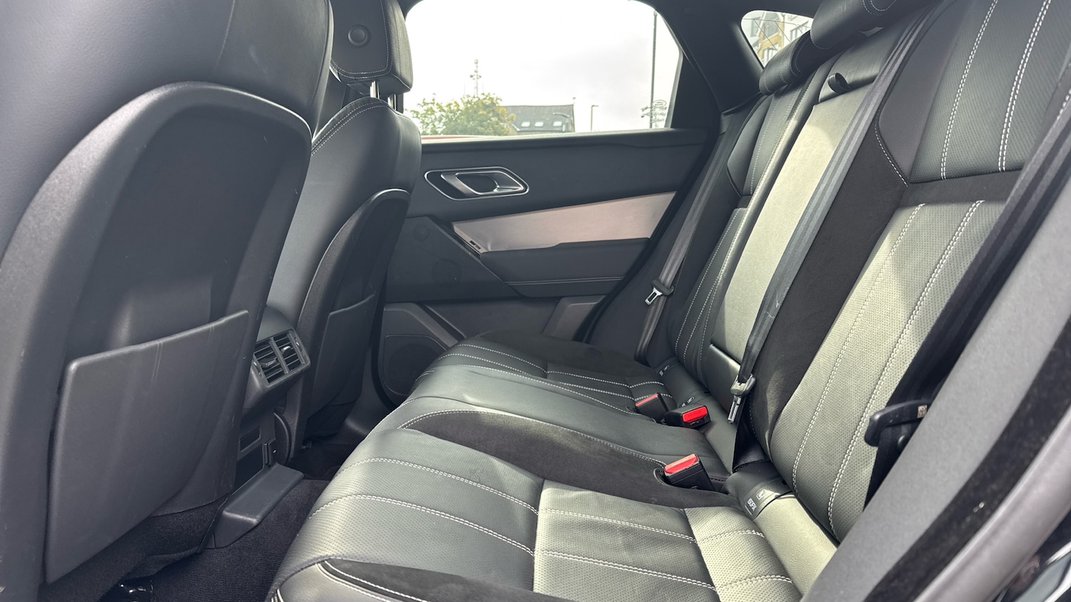 Used Land Rover Range Rover Velar 2022 for sale - 76082119: Photo 4