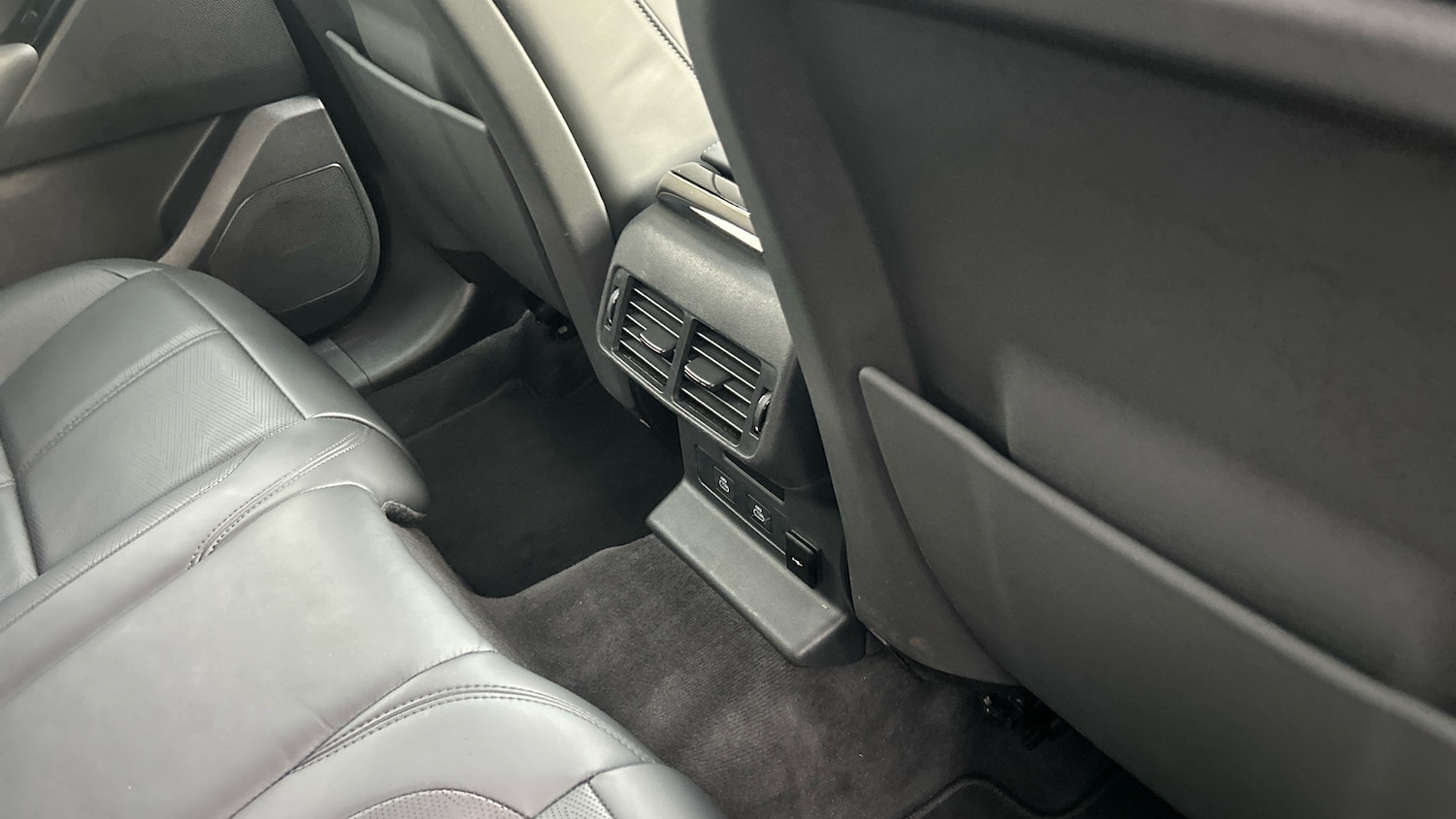 Used Land Rover Range Rover Velar 2024 for sale - 77595078: Photo 18