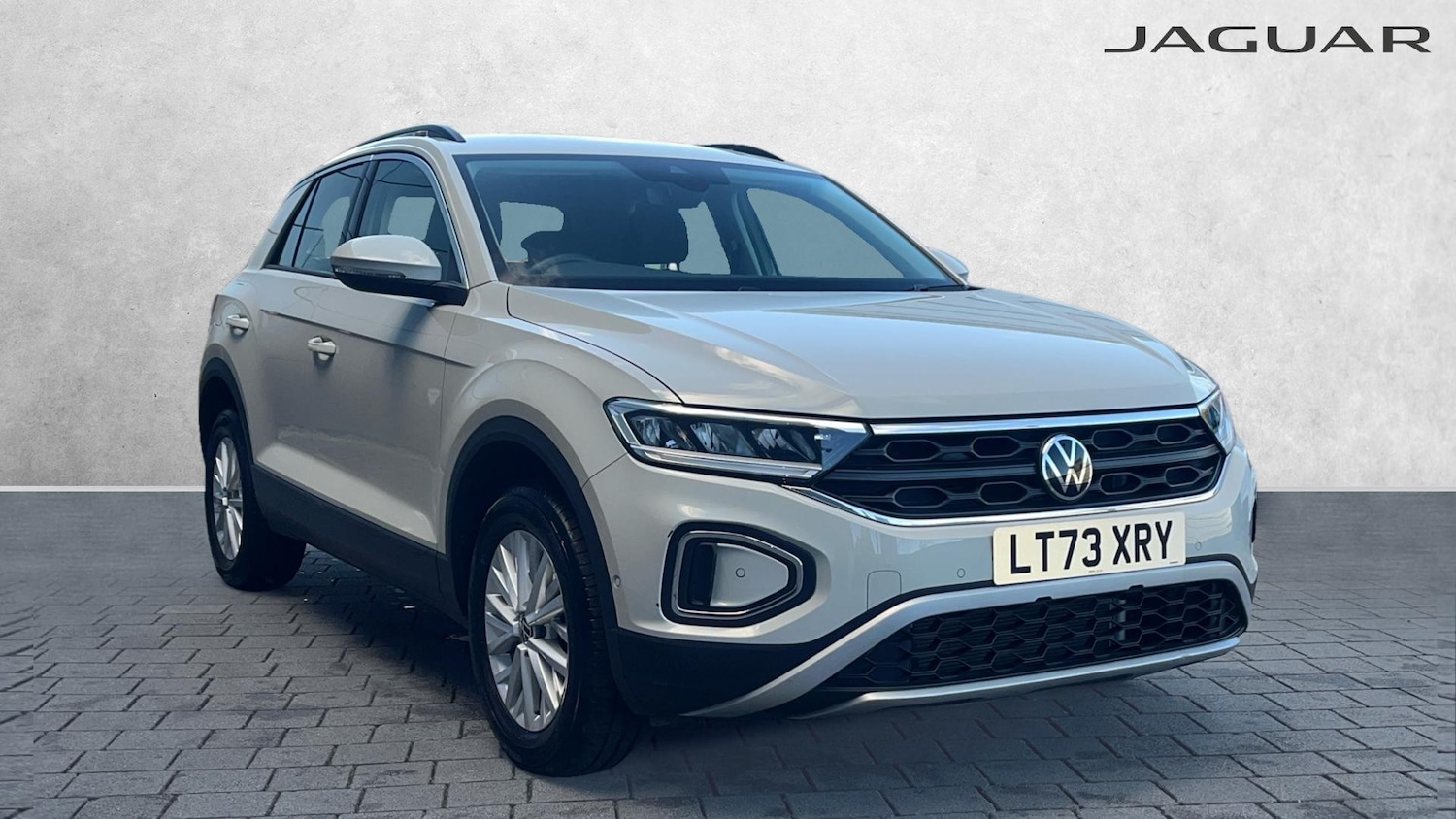 Used Volkswagen T-Roc 2023 for sale - 76368835: Photo 1