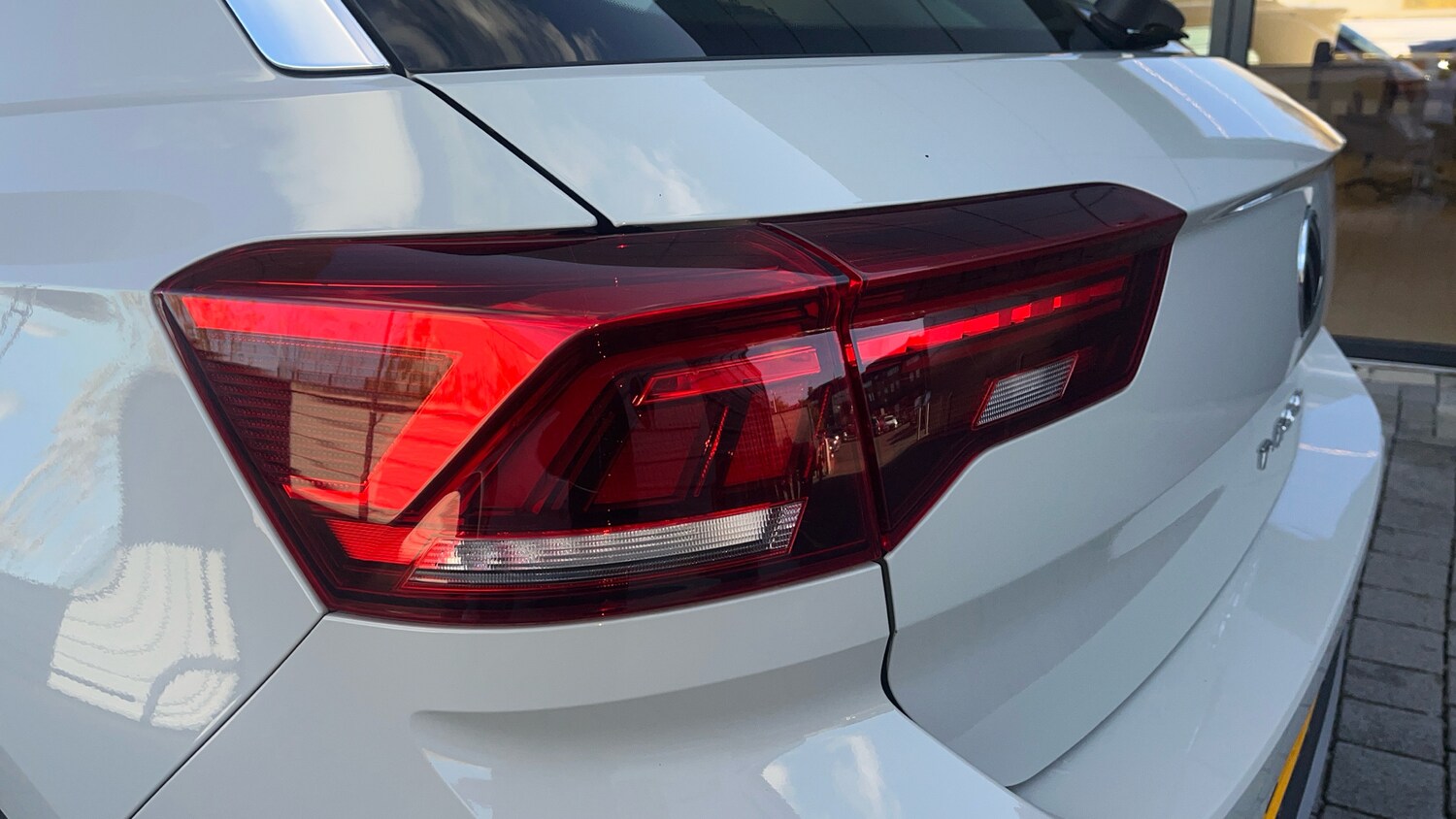 Used Volkswagen T-Roc 2023 for sale - 76368835: Photo 19