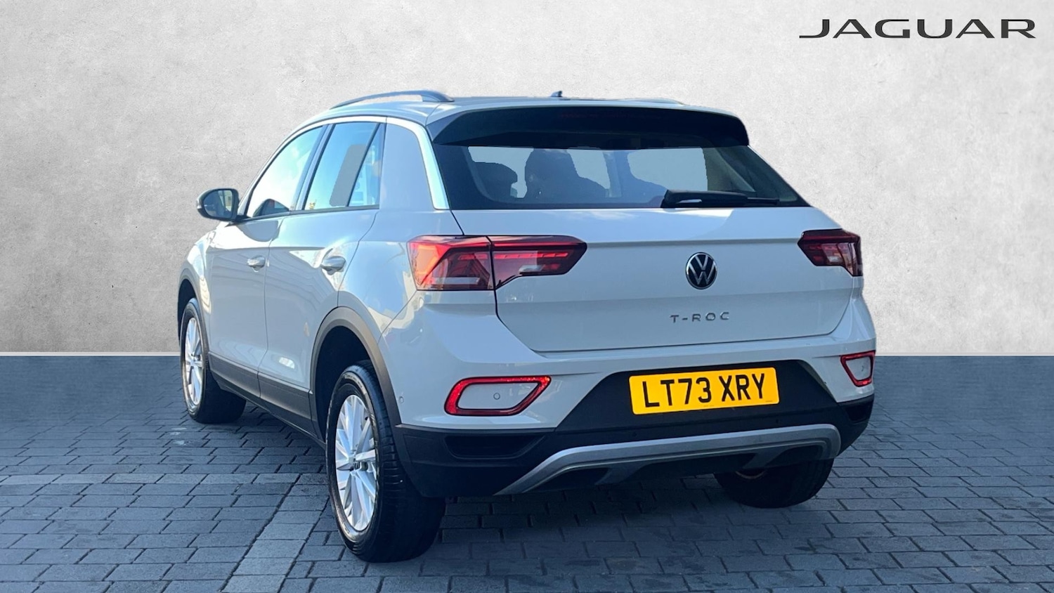 Used Volkswagen T-Roc 2023 for sale - 76368835: Photo 2