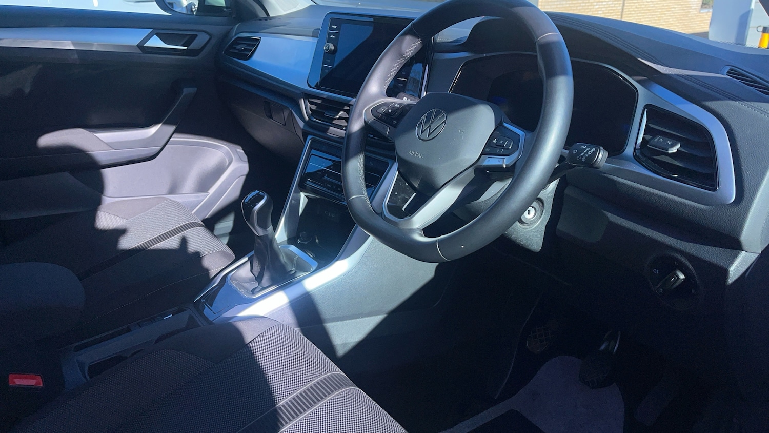 Used Volkswagen T-Roc 2023 for sale - 76368835: Photo 22