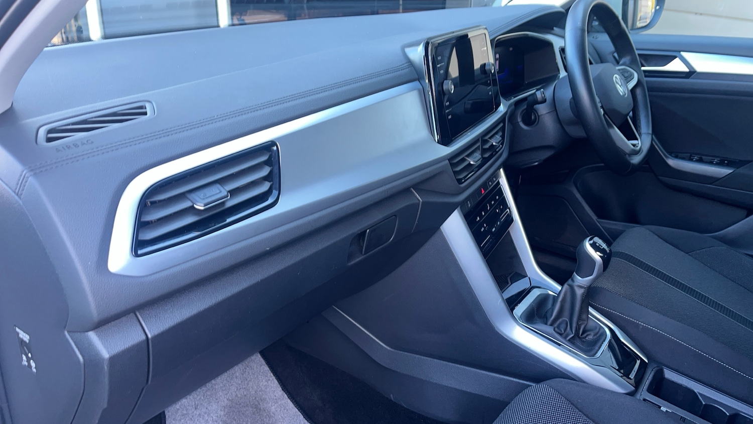 Used Volkswagen T-Roc 2023 for sale - 76368835: Photo 23