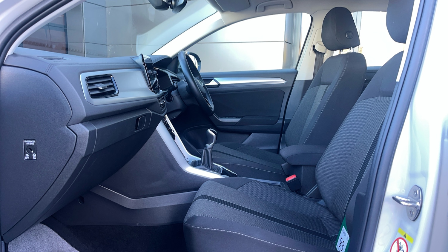 Used Volkswagen T-Roc 2023 for sale - 76368835: Photo 3