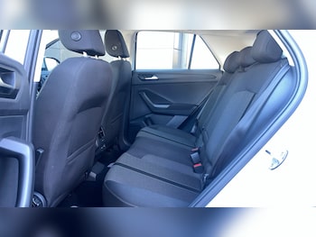 Used Volkswagen T-Roc 2023 for sale - 76368835: Photo