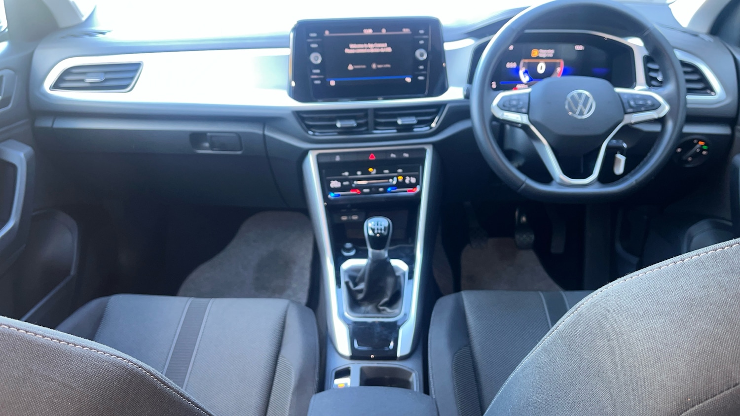 Used Volkswagen T-Roc 2023 for sale - 76368835: Photo 9