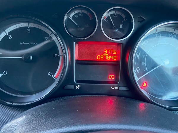 Used Peugeot 308 2010 for sale - 62721797: Photo 11