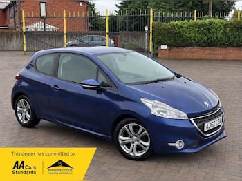 Used Peugeot 208 2013 for sale - 79712172: Photo