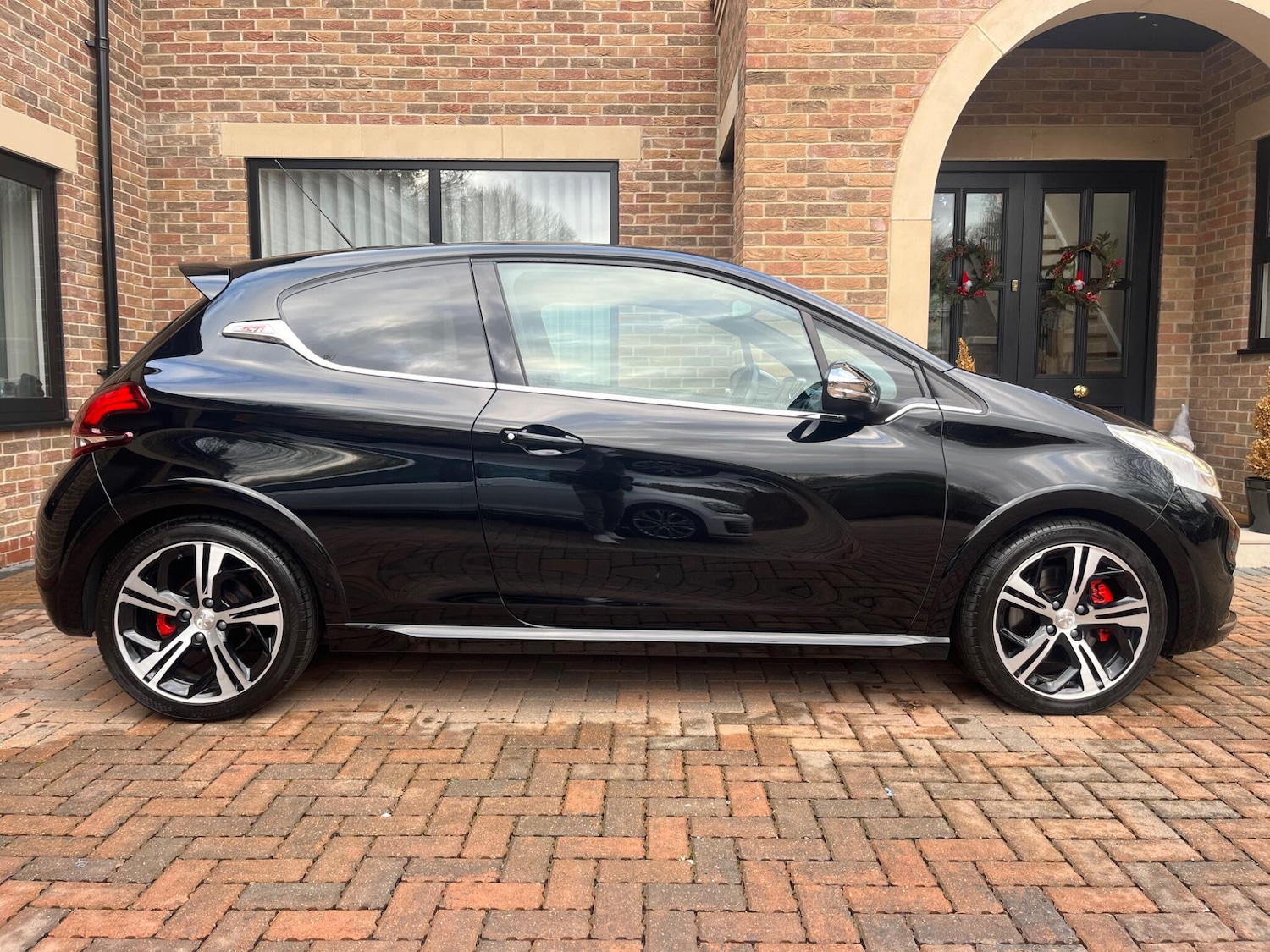 Used Peugeot 208 2016 for sale - 76936417: Photo 11