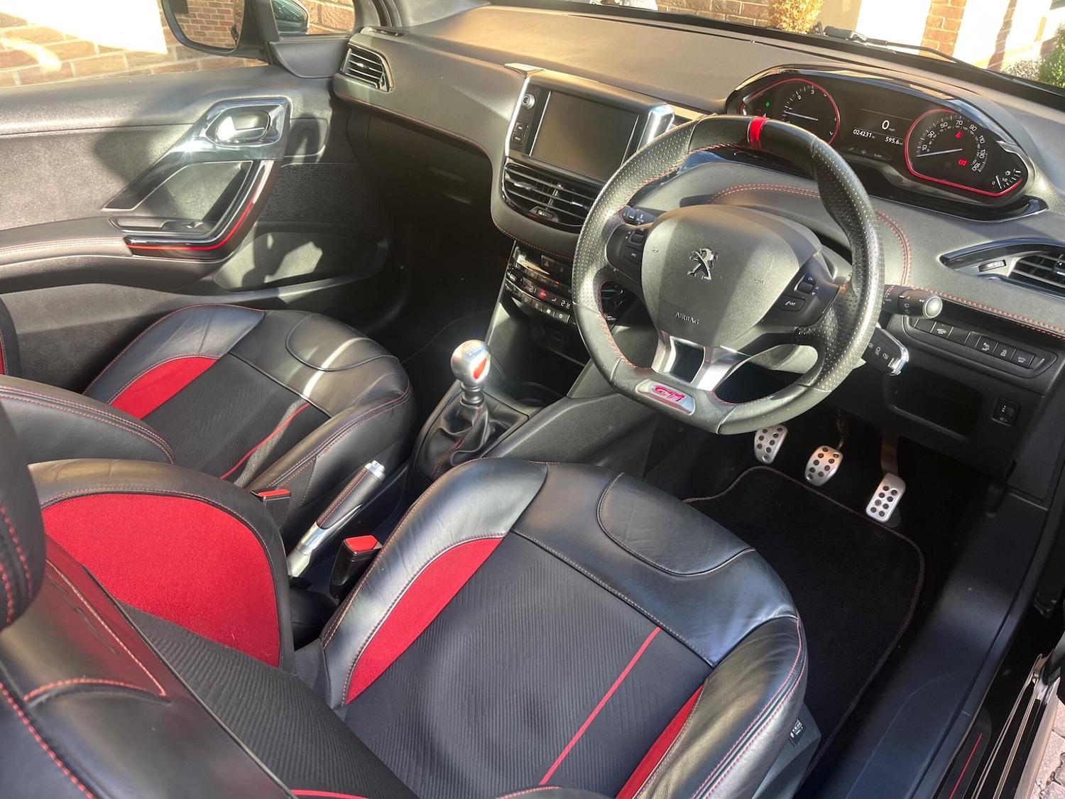 Used Peugeot 208 2016 for sale - 76936417: Photo 15