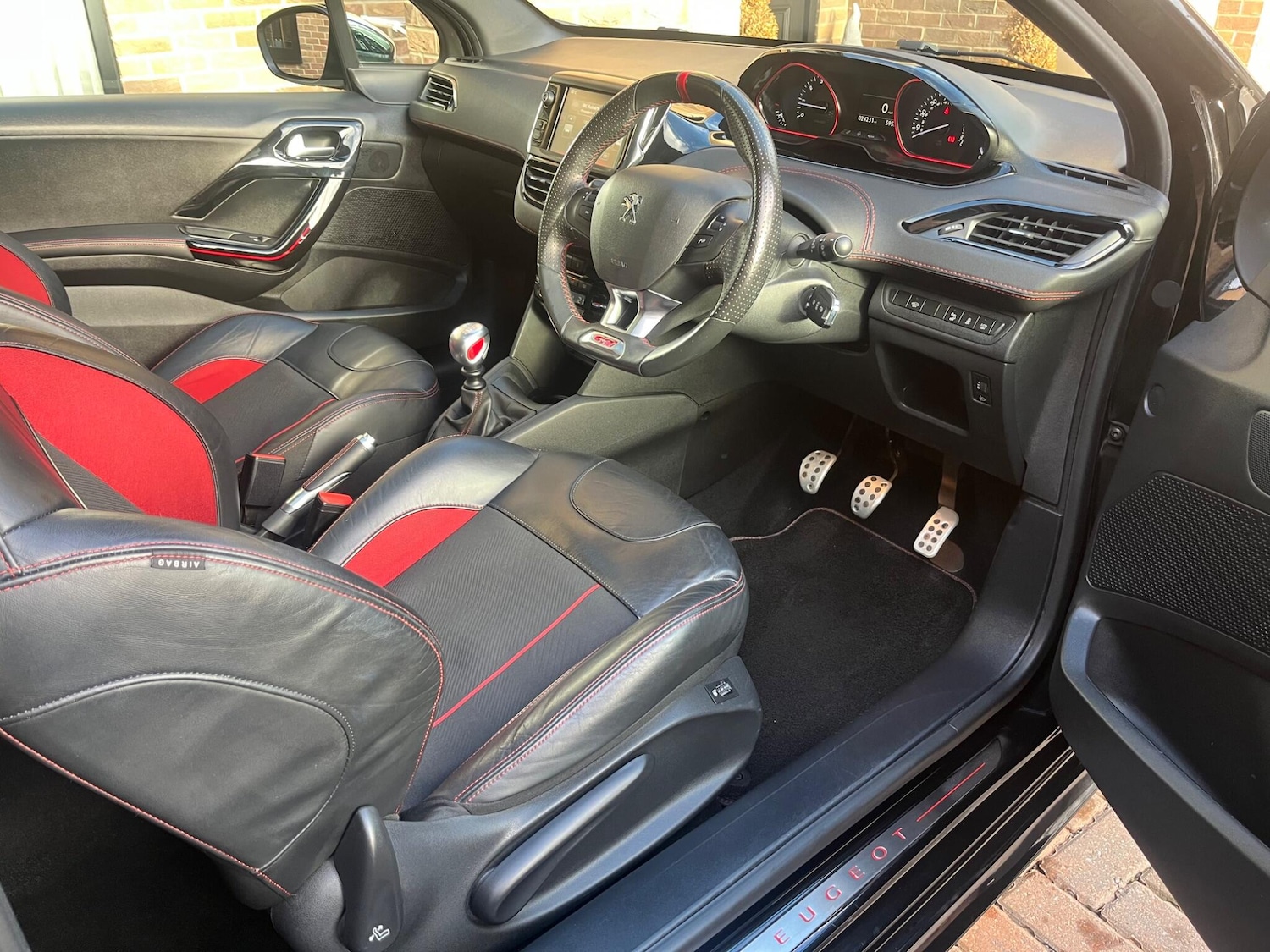 Used Peugeot 208 2016 for sale - 76936417: Photo 16