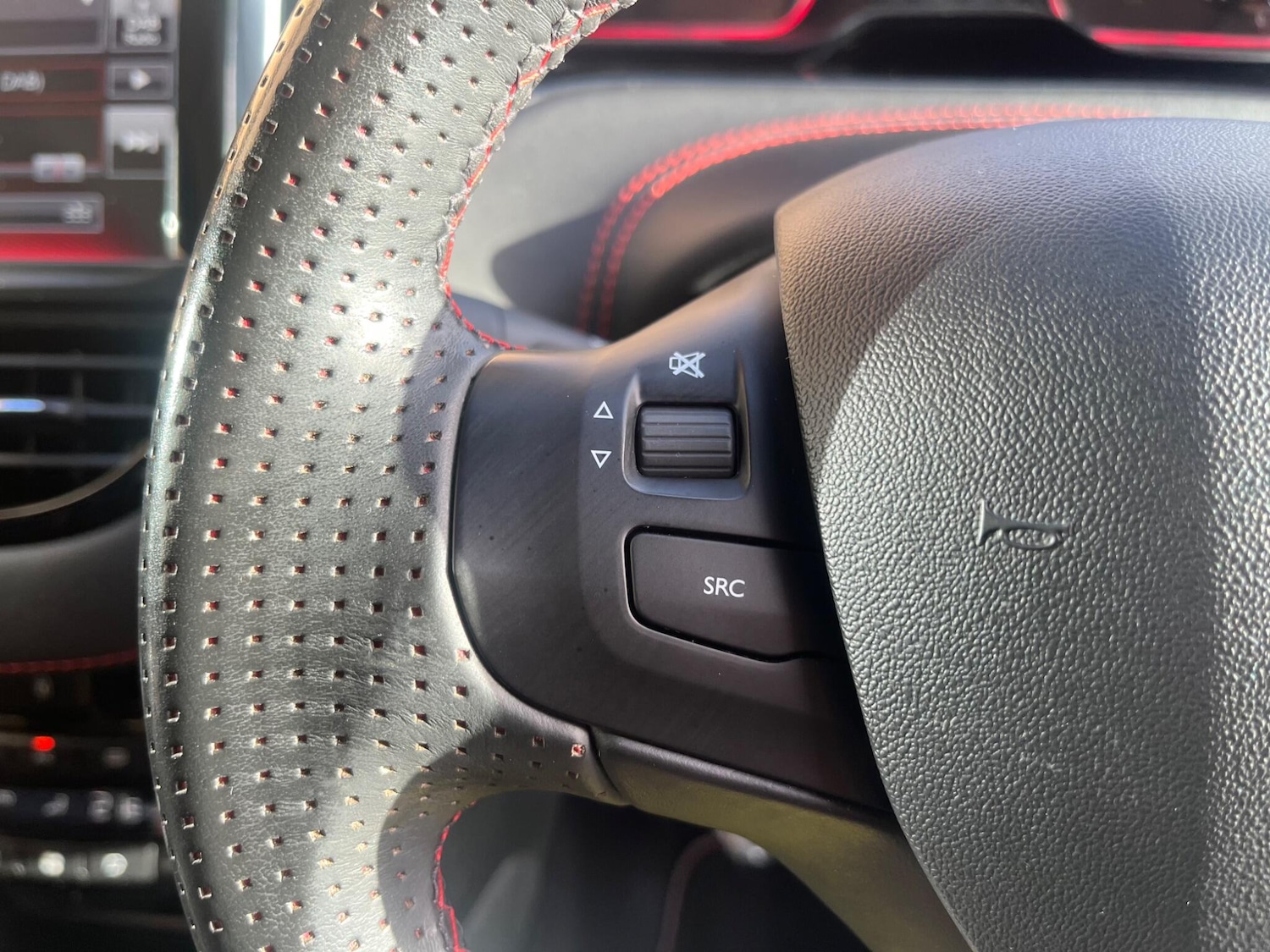 Used Peugeot 208 2016 for sale - 76936417: Photo 20