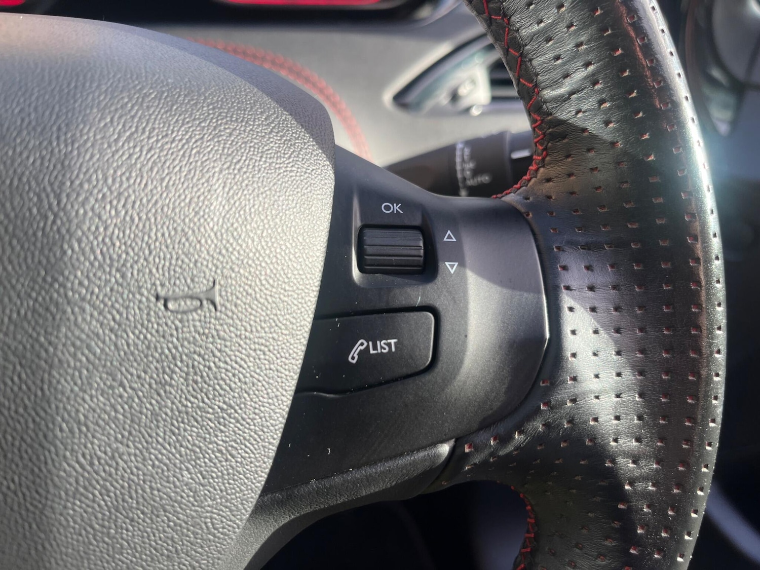 Used Peugeot 208 2016 for sale - 76936417: Photo 21