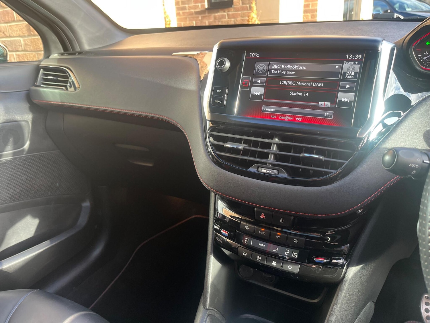 Used Peugeot 208 2016 for sale - 76936417: Photo 30