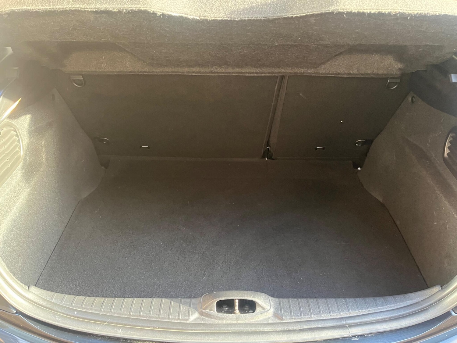 Used Peugeot 208 2016 for sale - 76936417: Photo 33