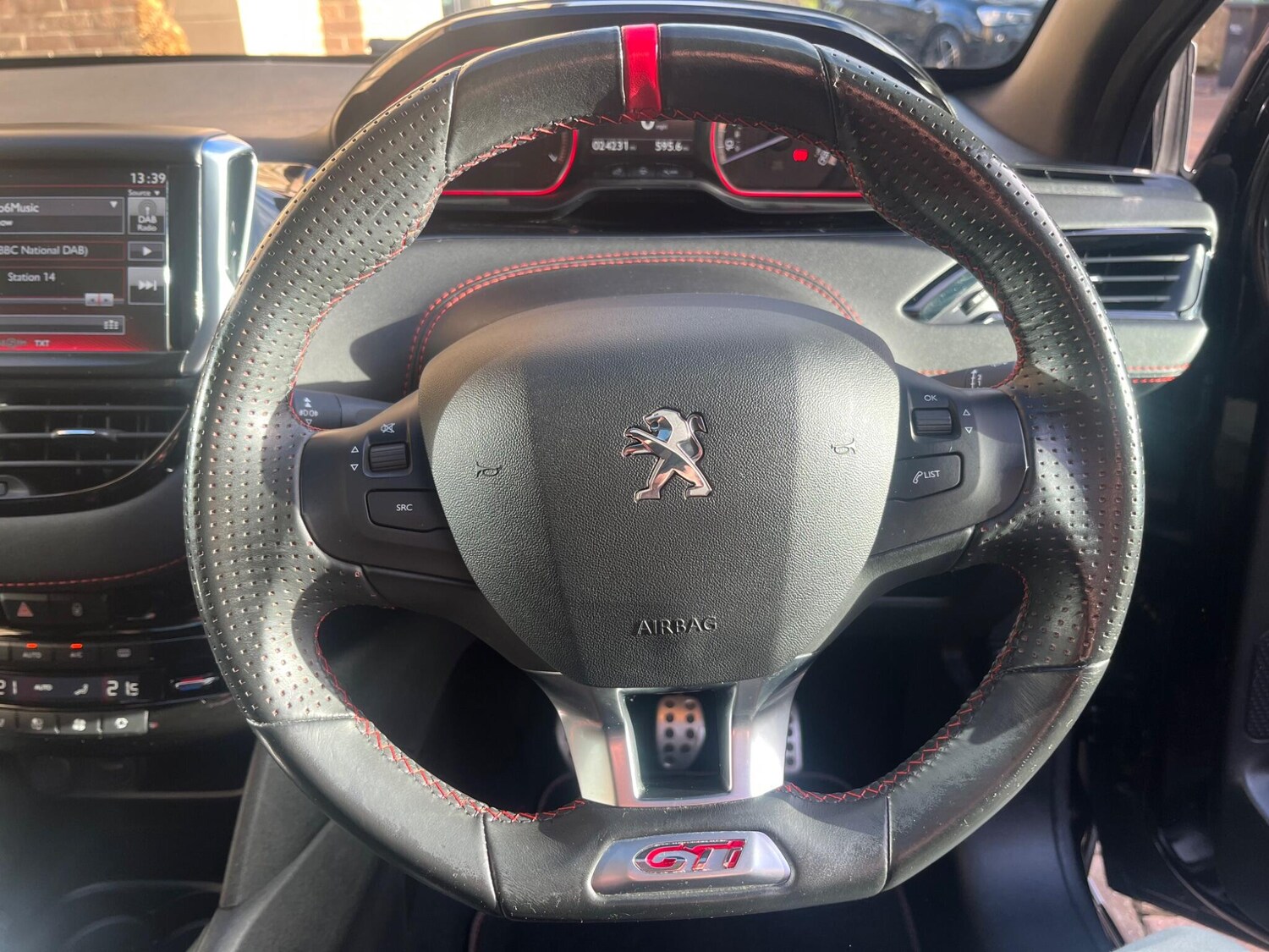 Used Peugeot 208 2016 for sale - 76936417: Photo 34