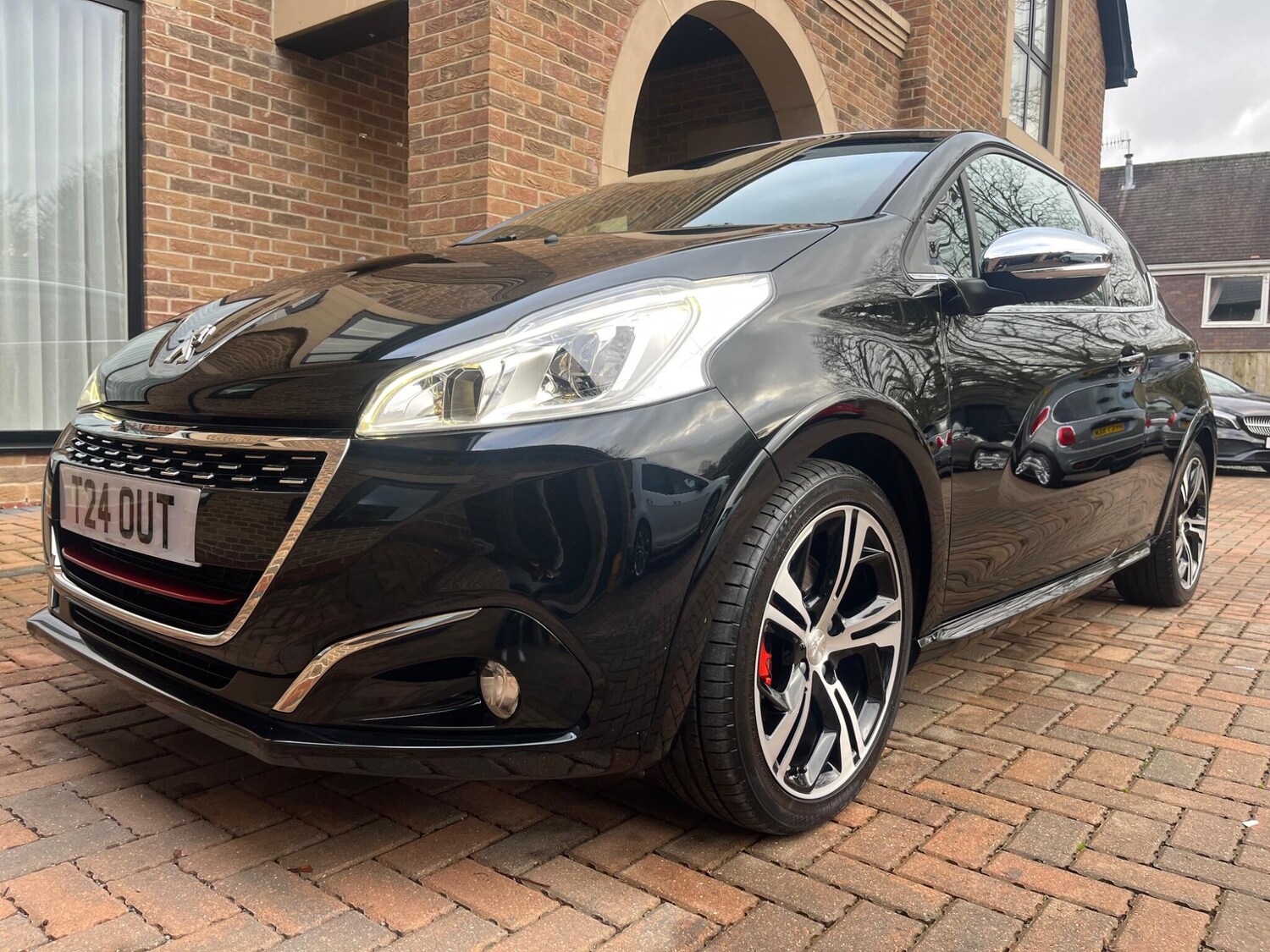 Used Peugeot 208 2016 for sale - 76936417: Photo 4