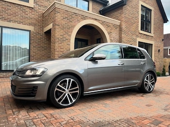 Used Volkswagen Golf 2016 for sale - 77120281: Photo