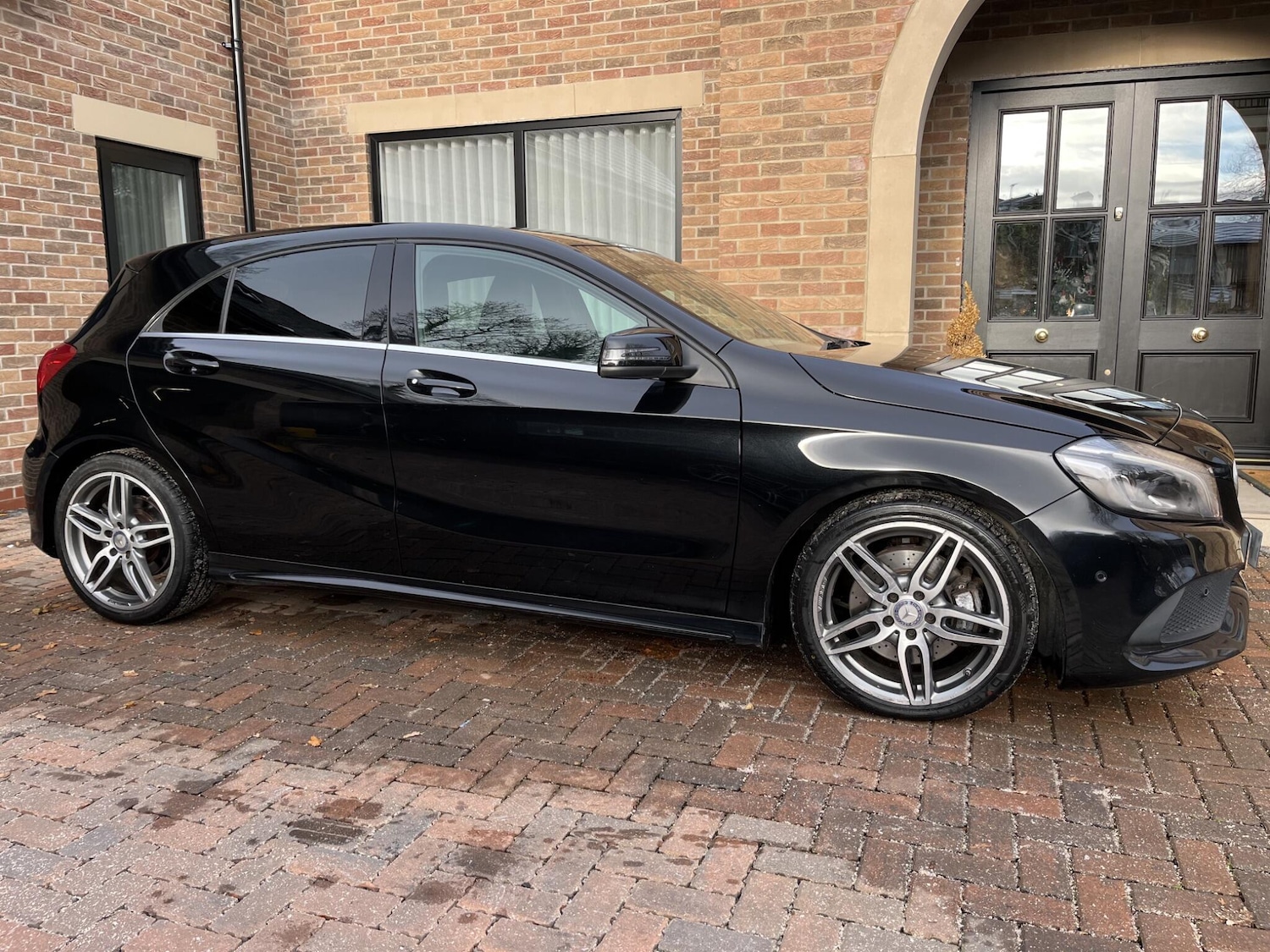 Used Mercedes-Benz A-Class 2017 for sale - 77358732: Photo 8