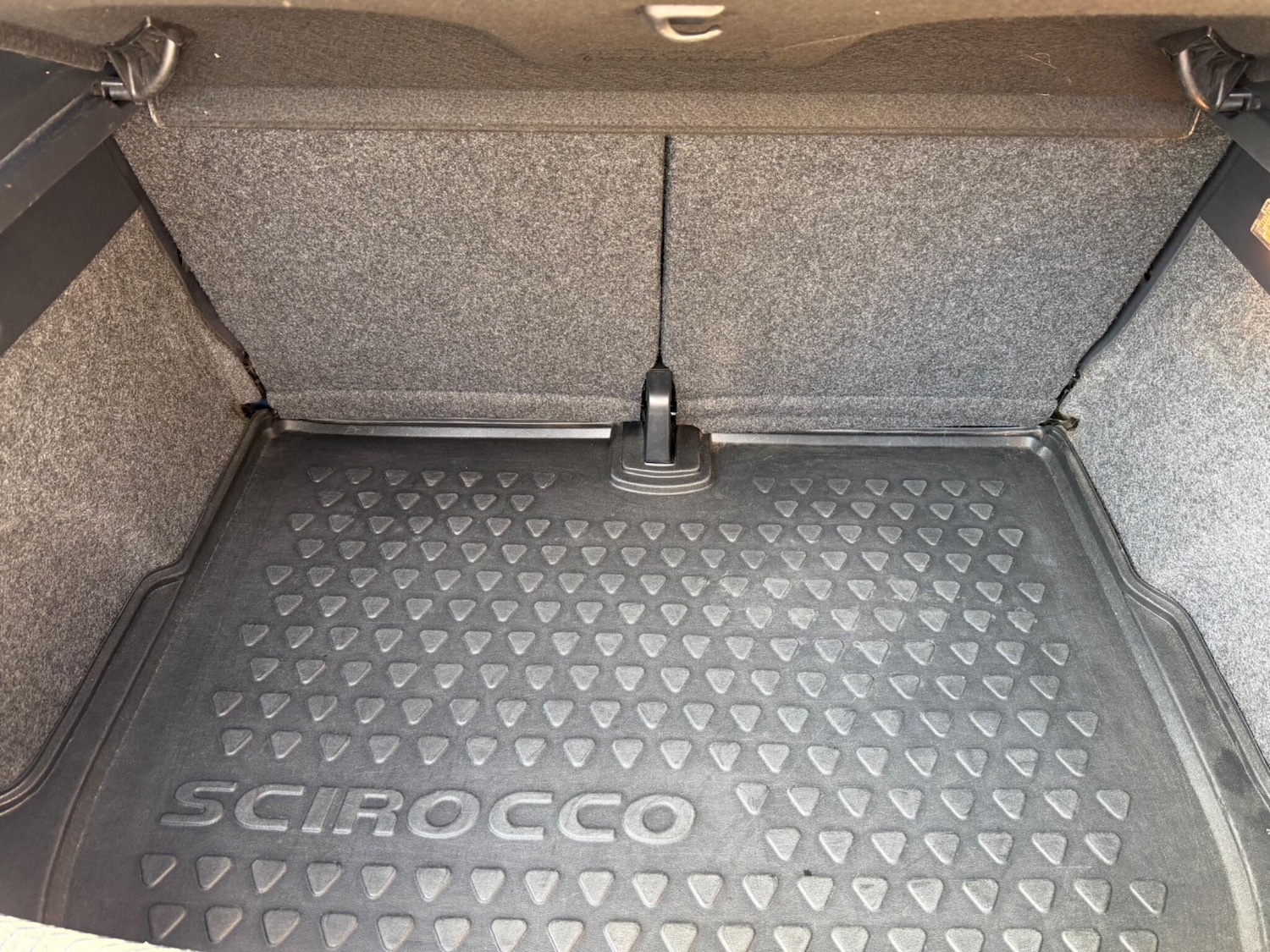 Used Volkswagen Scirocco 2015 for sale - 78047703: Photo 32