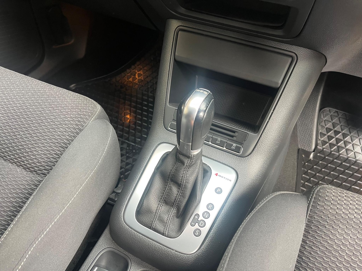 Used Volkswagen Tiguan 2015 for sale - 76552004: Photo 14