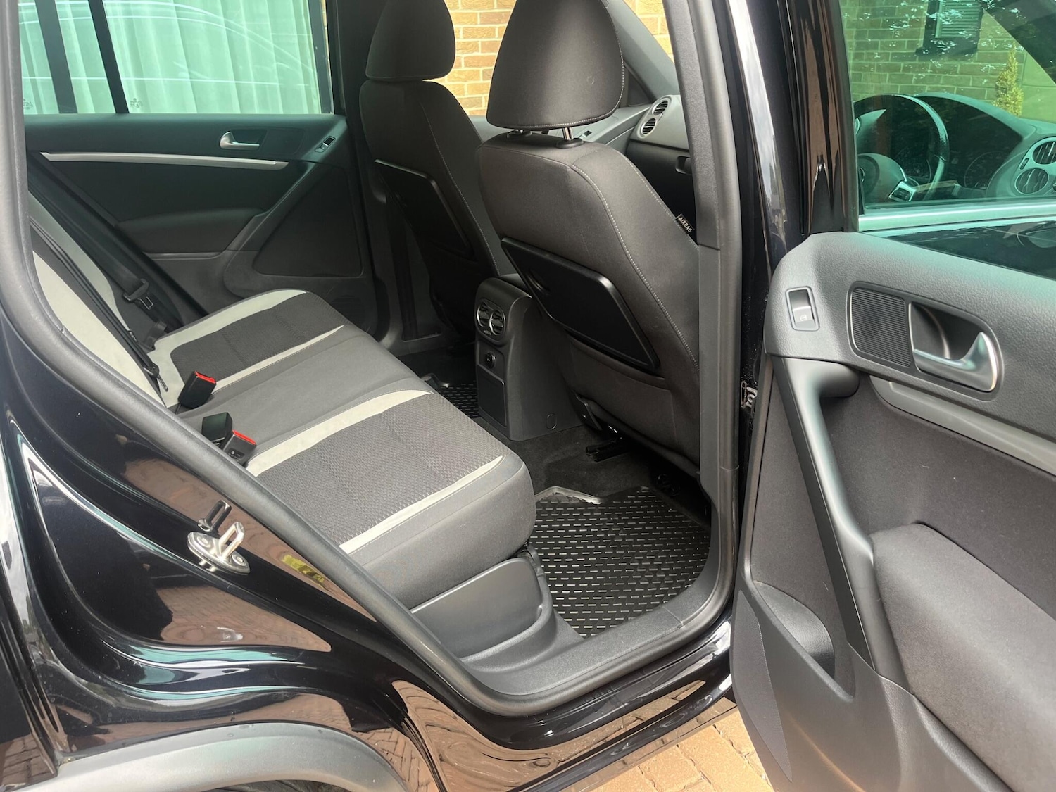 Used Volkswagen Tiguan 2015 for sale - 76552004: Photo 23