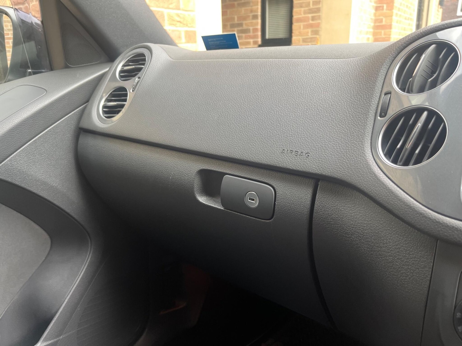 Used Volkswagen Tiguan 2015 for sale - 76552004: Photo 27