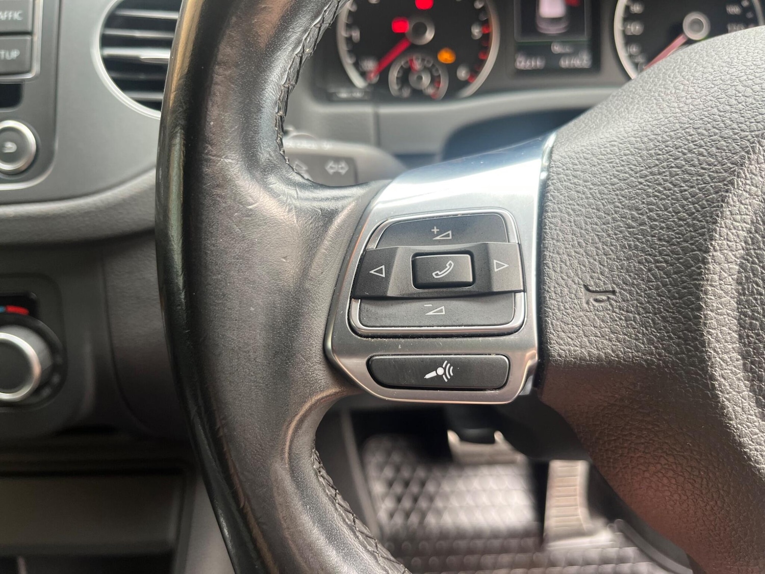 Used Volkswagen Tiguan 2015 for sale - 76552004: Photo 28