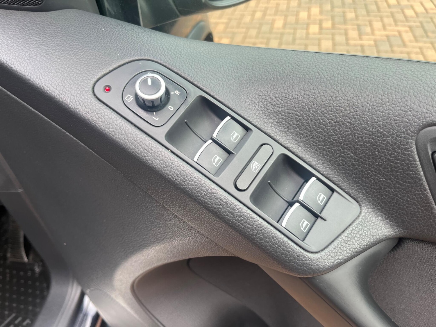 Used Volkswagen Tiguan 2015 for sale - 76552004: Photo 31