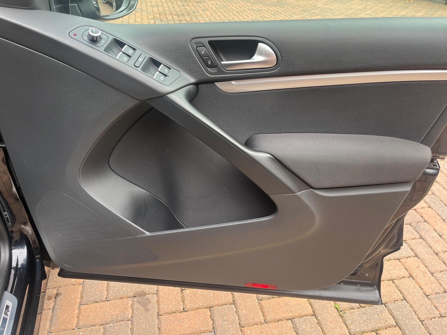 Used Volkswagen Tiguan 2015 for sale - 76552004: Photo 32