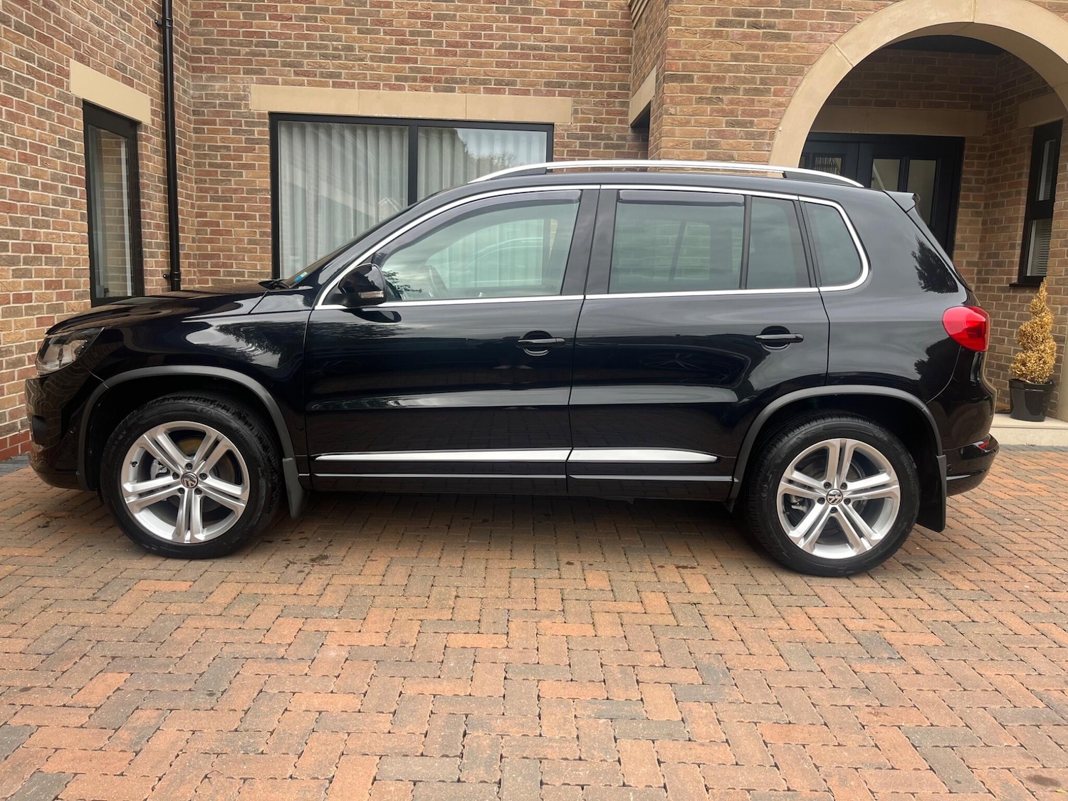 Used Volkswagen Tiguan 2015 for sale - 76552004: Photo 9