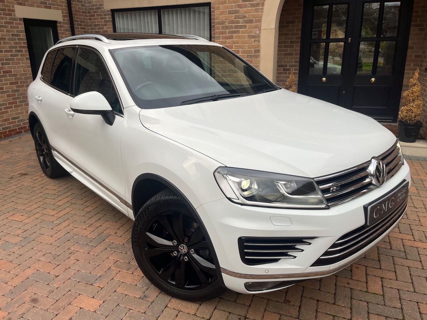 Used Volkswagen Touareg 2017 for sale - 76549421: Photo 2