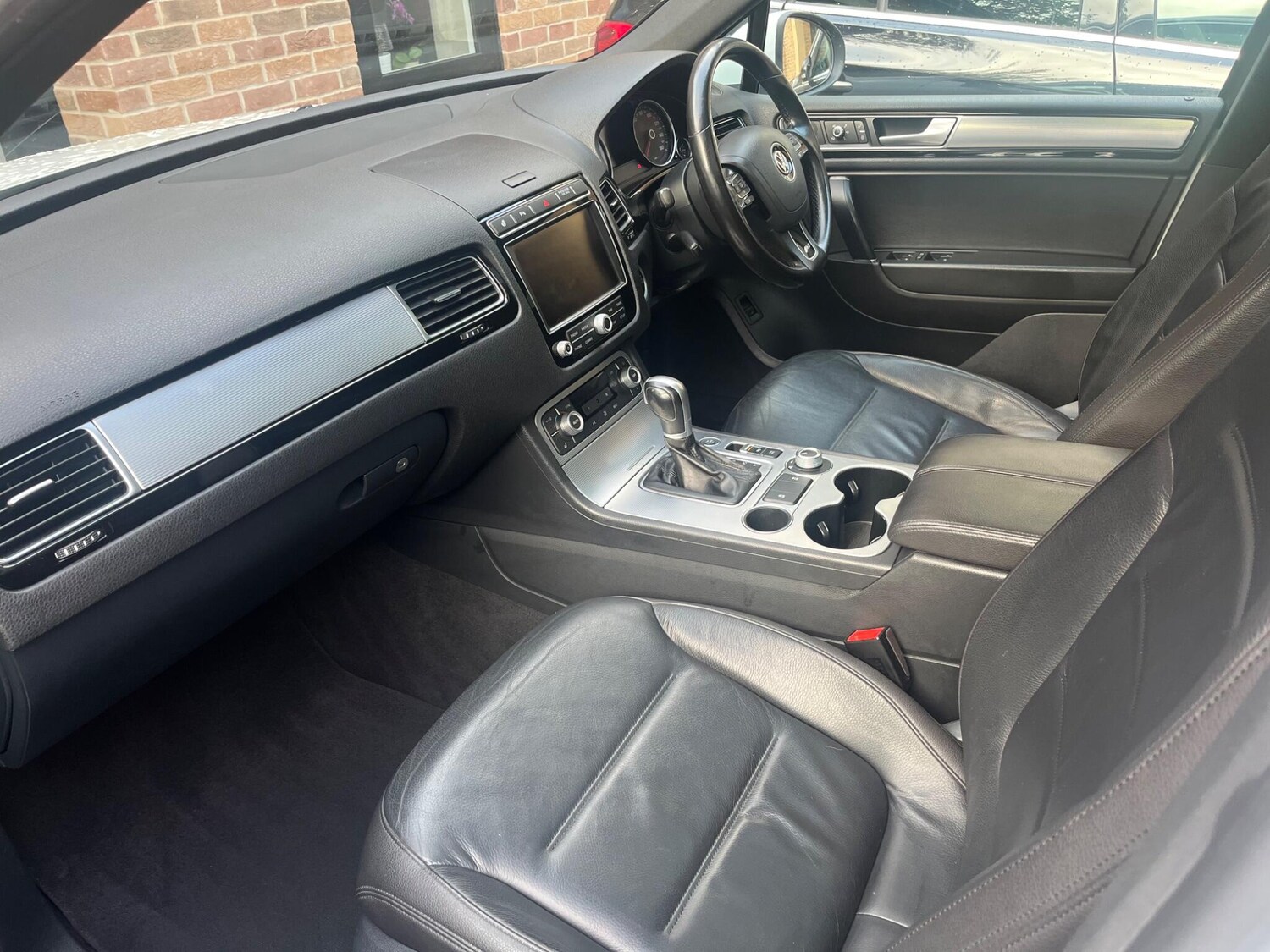 Used Volkswagen Touareg 2017 for sale - 76549421: Photo 39