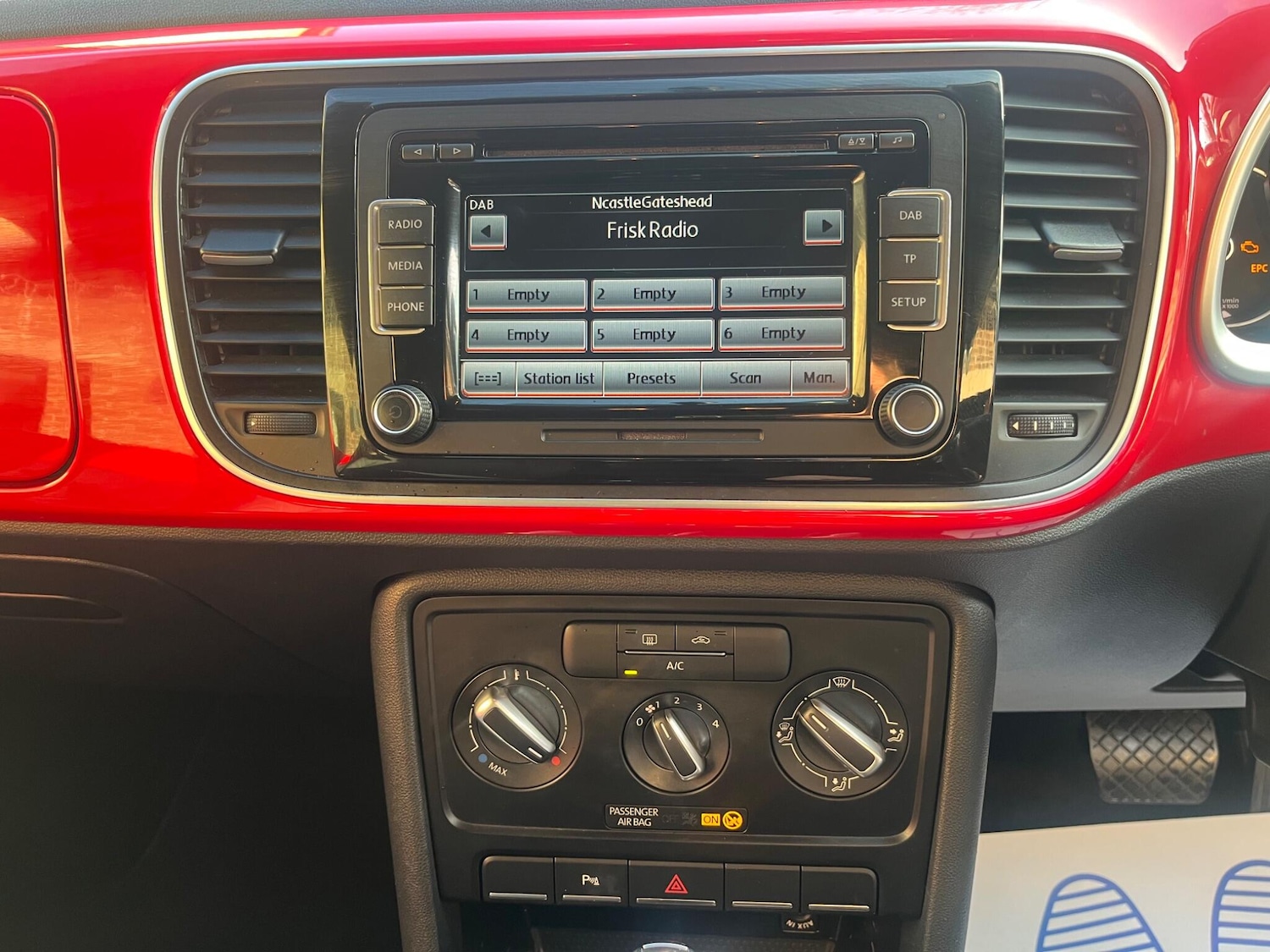 Used Volkswagen Beetle 2015 for sale - 76999024: Photo 25