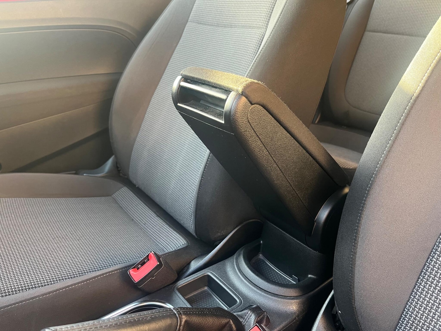 Used Volkswagen Beetle 2015 for sale - 76999024: Photo 29