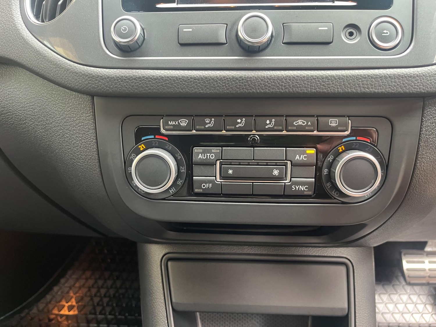 Used Volkswagen Tiguan 2015 for sale - 76759328: Photo 26