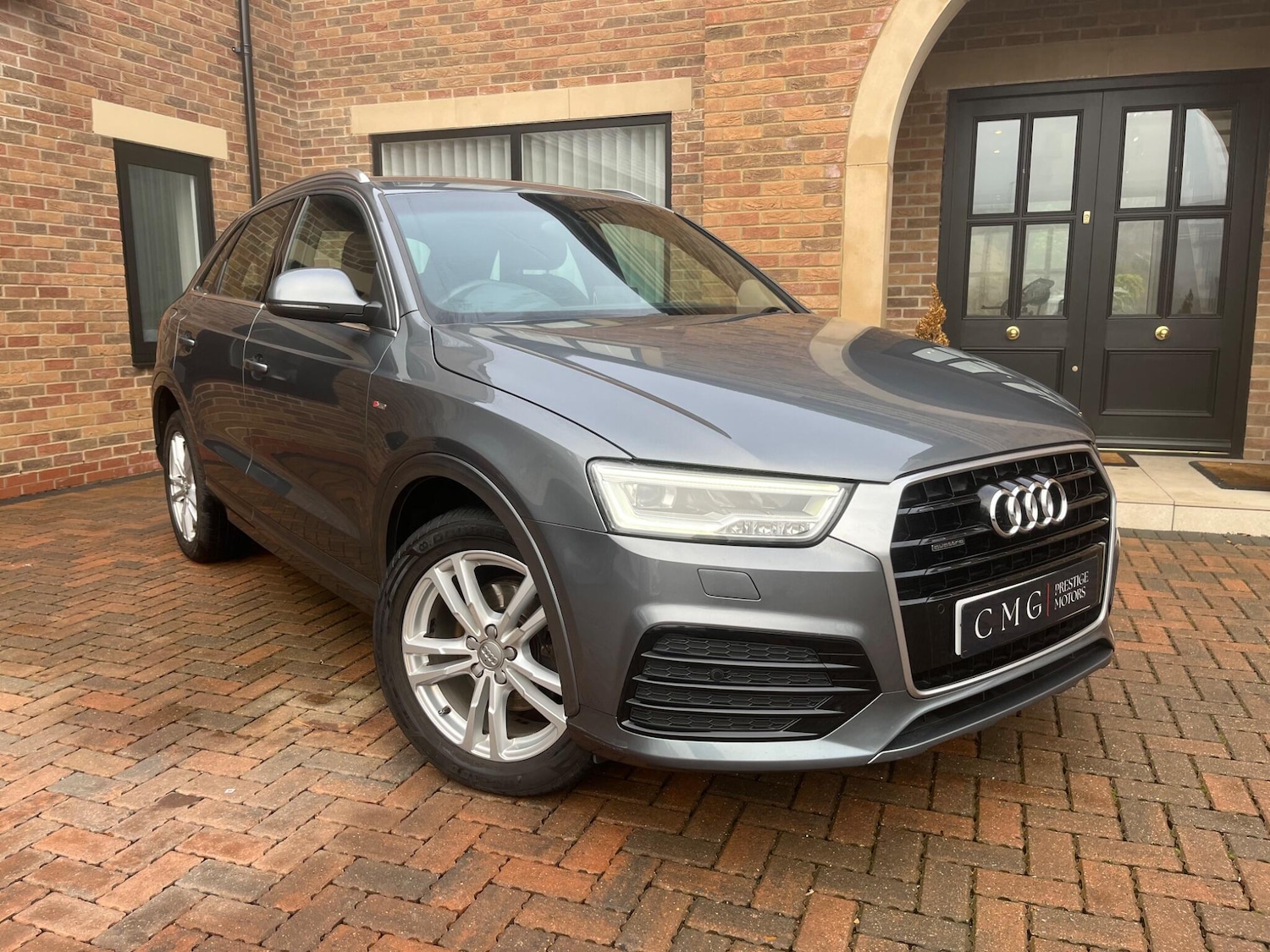 Used Audi Q3 2015 for sale - 77230100: Photo 2